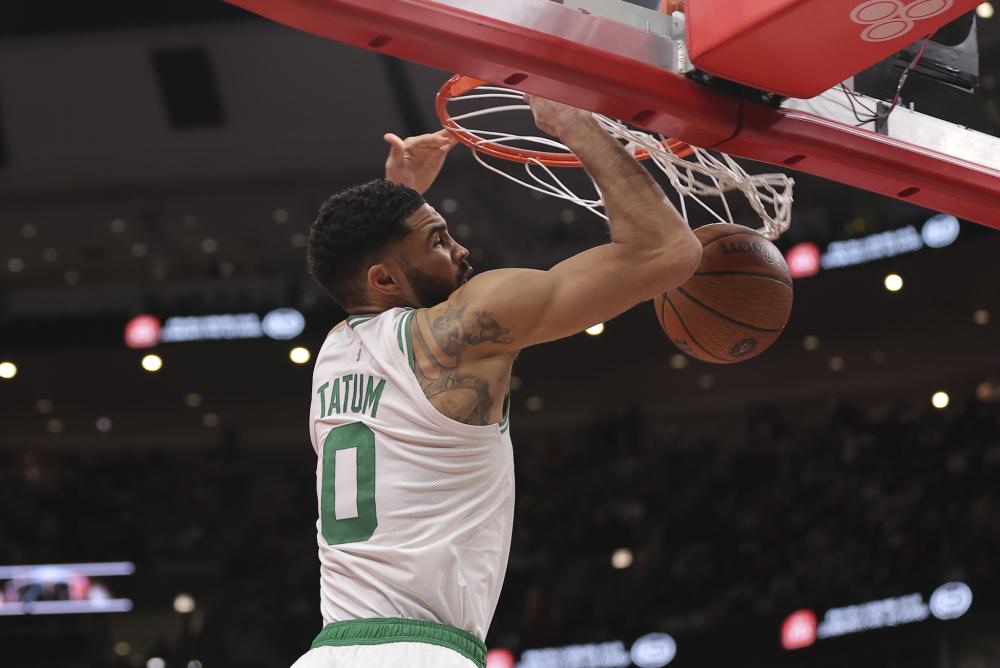 骑士后卫斯特鲁斯左脚骨折，2025年报销，东部第一强队受影响