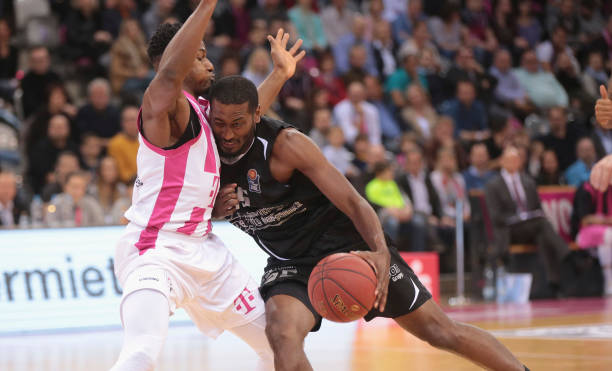 曼晚：从场上的表现作用来看，赖因德斯比谢尔基更像德布劳内