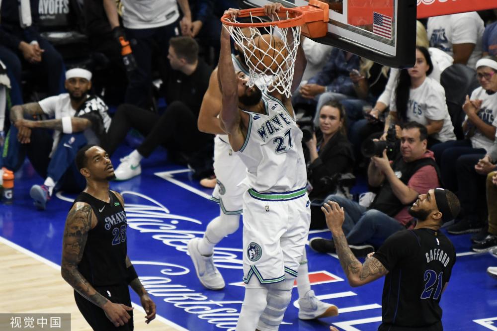 体育德约科维奇成功晋级澳网男单16强