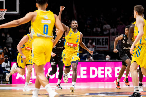 肉色泳裤 肉色泳裤